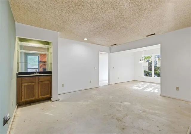 Photo 4 of Condo for sale at 1980 Variations Dr, Atlanta, GA 30329 | MLS# 7754630 | Listing updated on 2026-10-02