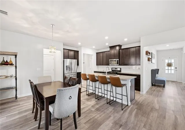 2nd image of 1924 Azure Grove Ct, Marietta, GA 30008 | MLS# 7721350