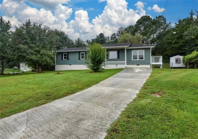 Photo 3 of Sale Pending at 1745 Overlook Wy Sw, Conyers, GA 30094 | MLS# 7826218 | Listing updated on 2026-09-02