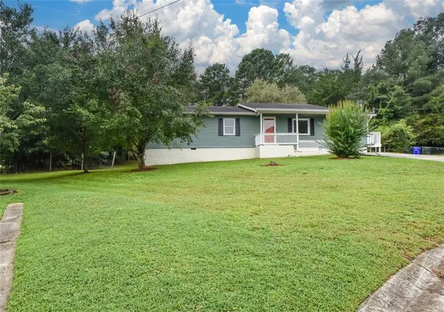 Photo 4 of Sale Pending at 1745 Overlook Wy Sw, Conyers, GA 30094 | MLS# 7826218 | Listing updated on 2026-09-02