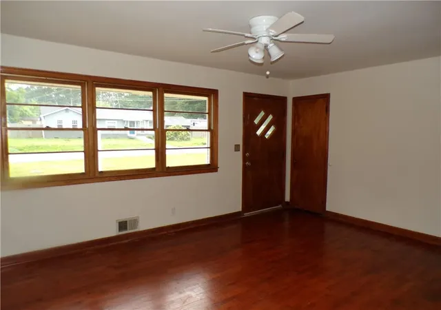 Photo 3 of Single family home for sale at 1021 Jones Ml Rd, Cartersville, GA 30120 | MLS# 7790213 | Listing updated on 2026-09-11