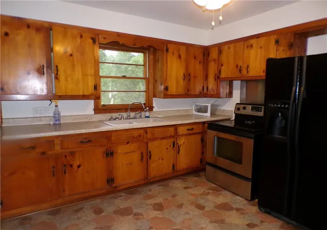 Photo 4 of Single family home for sale at 1021 Jones Ml Rd, Cartersville, GA 30120 | MLS# 7790213 | Listing updated on 2026-09-11