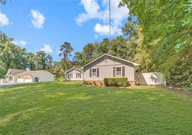 Homes for sale in Snellville, GA | 3245 Village Glen Trl S, Snellville, GA 30039 | MLS# 7801626
