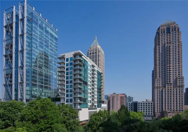 Listing Photo 5 - Condo for sale in building located at 1075 Peachtree Walk Ne, Atlanta, GA 30309 - Unit #A519