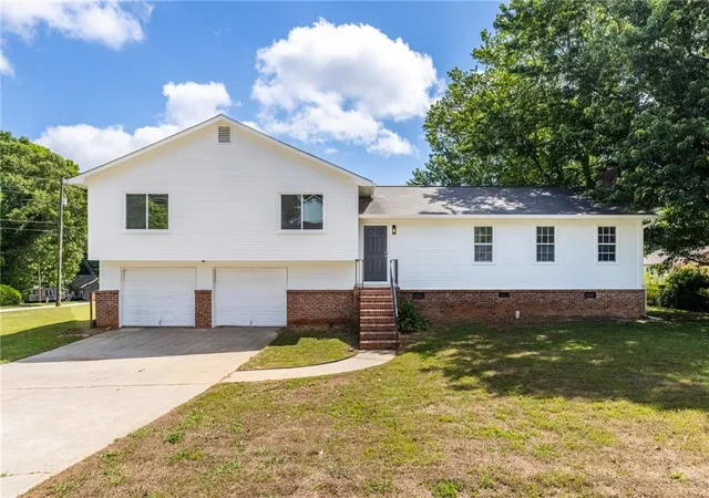 Homes for sale in Grayson, GA | 2250 Ridge Forest Dr, Grayson, GA 30017 | MLS# 7798883