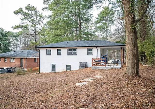 Homes for sale in Atlanta, GA | 3154 Nw Oakcliff Rd Nw, Atlanta, GA 30311 | MLS# 7802082