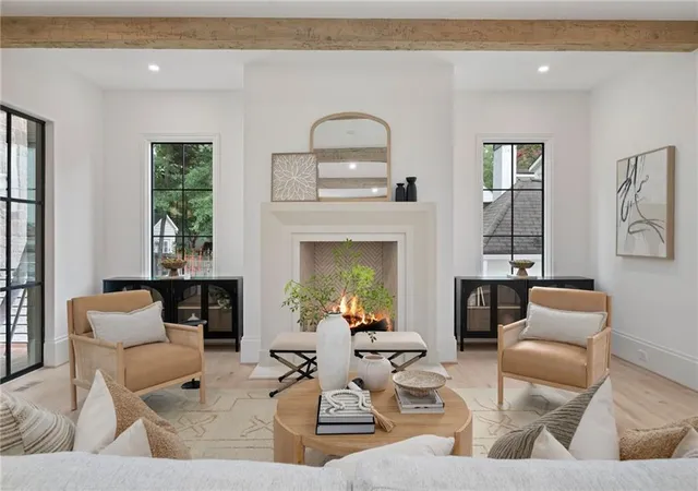 Photo 3 of Sale Pending at 839 Drewry St NE, Atlanta, GA 30306 | MLS# 7819990 | Listing updated on 2026-09-14