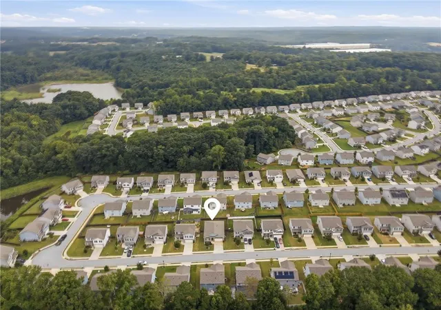 Photo 3 of Sale Pending at 450 Starbuck Pkwy, Pendergrass, GA 30567 | MLS# 7828499 | Listing updated on 2026-10-03