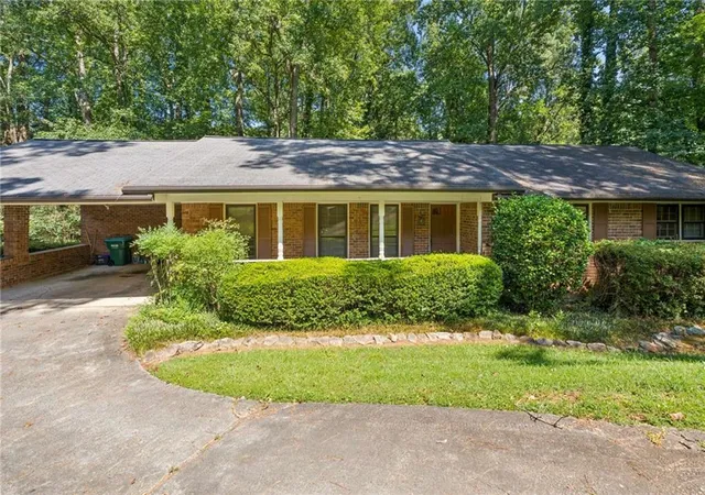 2nd image of 5813 Ohara Dr, Stone Mountain, GA 30087 | MLS# 7824976
