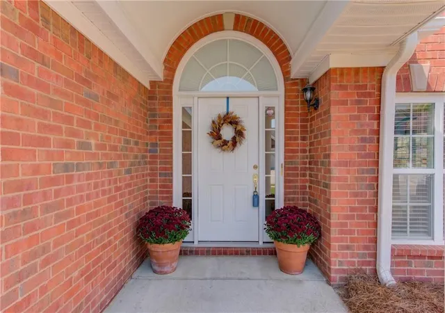 Photo 3 of Sale Pending at 2029 Wicker Wood Wy, Snellville, GA 30078 | MLS# 7827521 | Listing updated on 2026-09-10