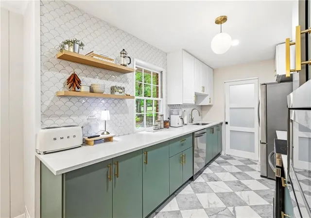 5th image of 2373 Oxbow Cir, Stone Mountain, GA 30087 | MLS# 7788399