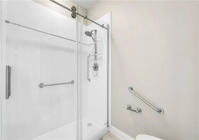 Listing Photo 2 - Condo for sale in building located at 2601 Brookhavenrun Cir, Duluth, GA 30097 - Unit #