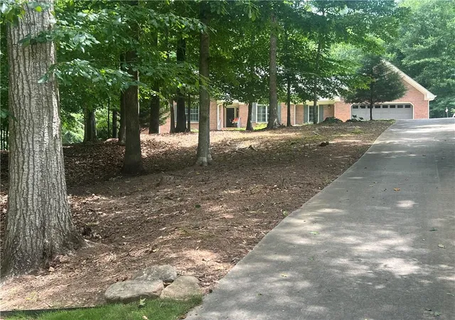 2nd image of 61 Hunters Wy, Hoschton, GA 30548 | MLS# 7800421