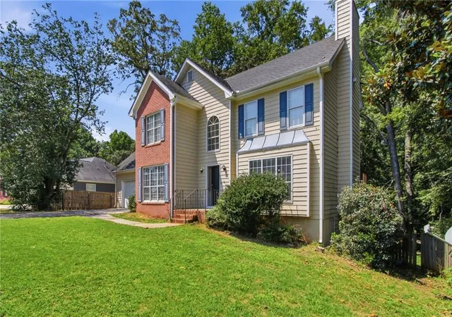 Photo 2 of Sale Pending at 1922 Kevin Dr Se, Conyers, GA 30013 | MLS# 7820564 | Listing updated on 2026-10-02