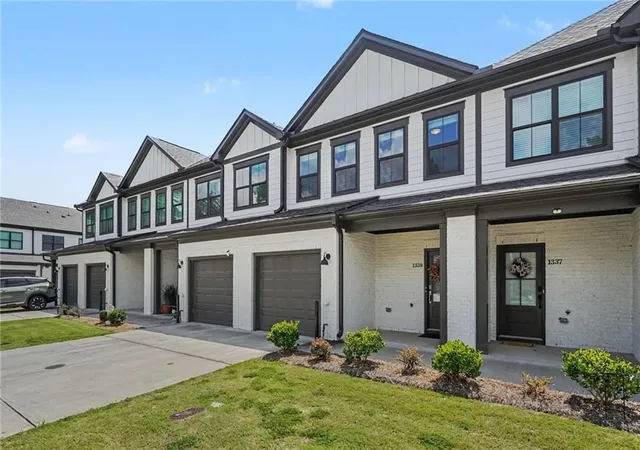 Photo 3 of Townhouse for sale at 1339 Parc Bench Rd Se, Atlanta, GA 30316 | MLS# 7829155 | Listing updated on 2026-09-04