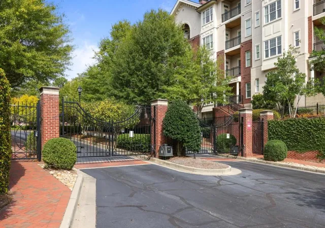 Homes for sale in Atlanta, GA | 3635 E Paces Cir Ne #1211, Atlanta, GA 30326 | MLS# 7753947