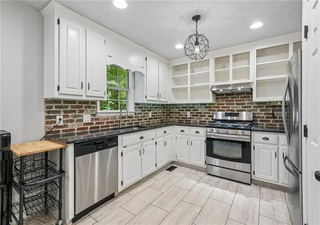 Photo 3 of Single family home for sale at 1535 Kimberly Pl, Canton, GA 30114 | MLS# 7824956 | Listing updated on 2026-09-13