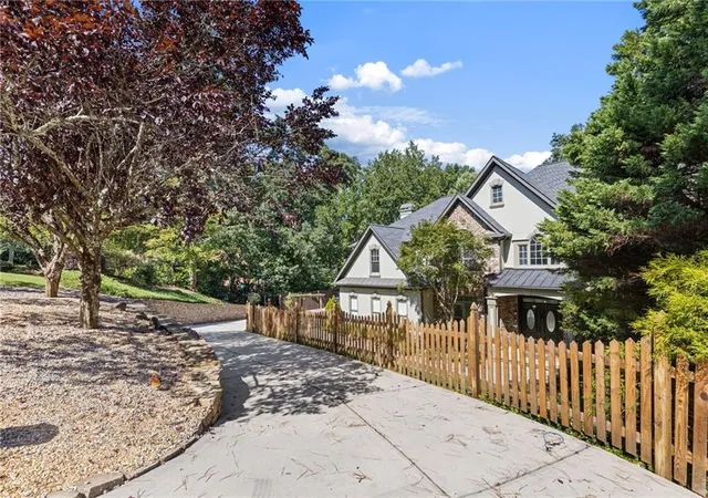 Photo 2 of Single family home for sale at 8430 Valemont Dr, Sandy Springs, GA 30350 | MLS# 7828743 | Listing updated on 2026-09-14