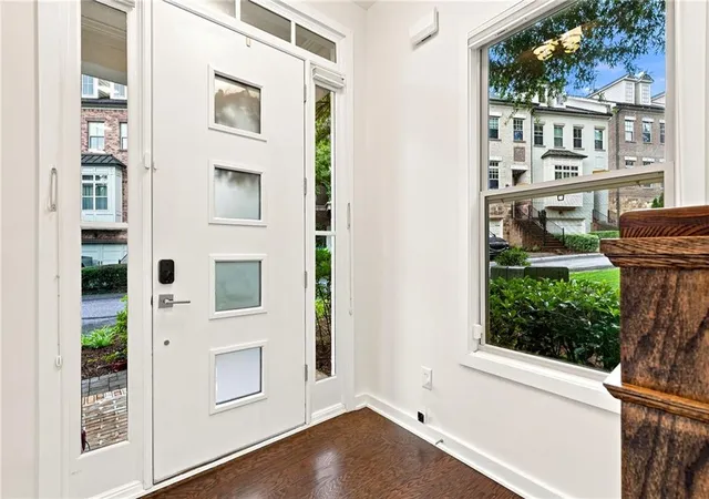 3rd image of 826 Canterbury Overlook, Atlanta, GA 30324 | MLS# 7809036