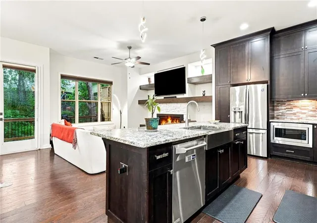 5th image of 826 Canterbury Overlook, Atlanta, GA 30324 | MLS# 7809036