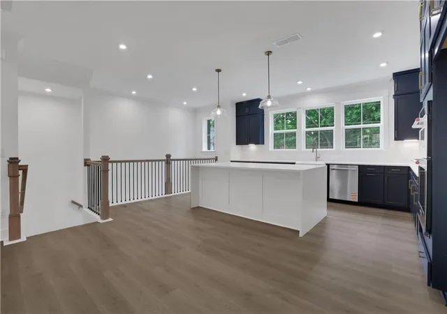 4th image of 112 Bridgecrest Rd, Roswell, GA 30075 | MLS# 7712128
