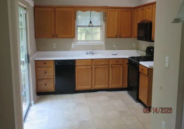 Photo 3 of Sale Pending at 4900 Tahoe Ct, Winston, GA 30187 | MLS# 7790481 | Listing updated on 2026-09-18