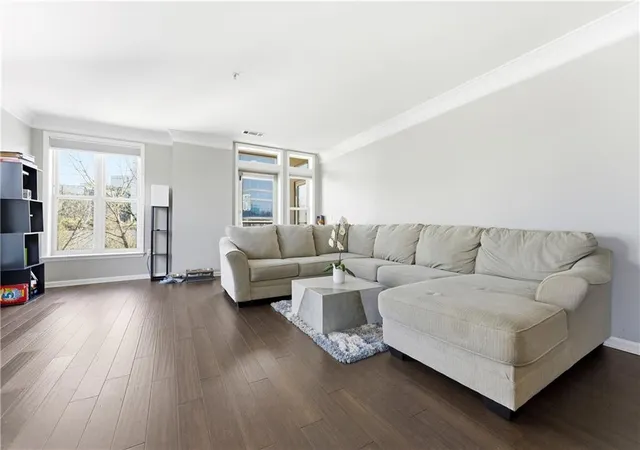3rd image of 3334 Peachtree Rd Ne #212, Atlanta, GA 30326 | MLS# 7804474