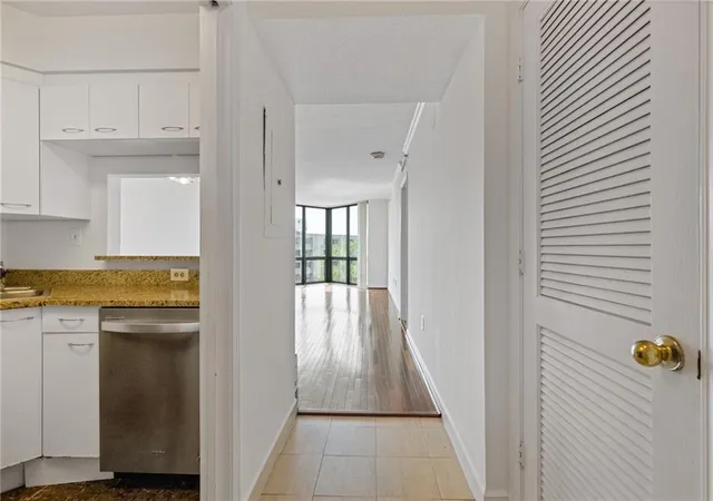 Photo 2 of Condo for sale at 2870 Pharr Ct S NW #1209, Atlanta, GA 30305 | MLS# 7749887 | Listing updated on 2026-08-30
