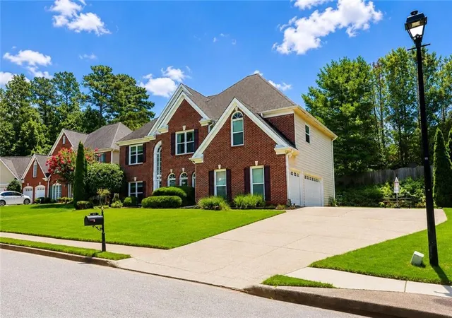 2nd image of 164 Rugby Dr, Suwanee, GA 30024 | MLS# 7810693