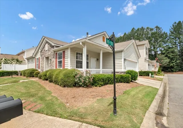 2nd image of 141 Windcroft Cir, Acworth, GA 30101 | MLS# 7801252