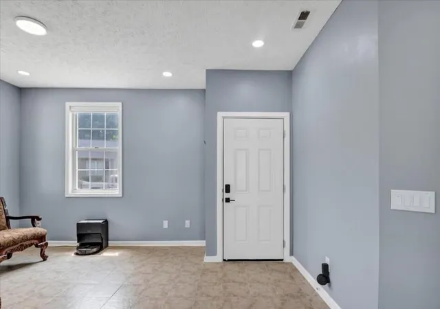 3rd image of 141 Windcroft Cir, Acworth, GA 30101 | MLS# 7801252