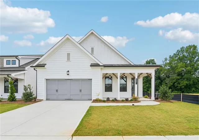 Photo 1 of Sale Pending at 171 High Point Dr, Hoschton, GA 30548 | MLS# 7707201 | Listing updated on 2026-09-23