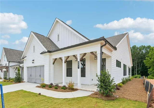 Photo 1 of Sale Pending at 171 High Point Dr, Hoschton, GA 30548 | MLS# 7707201 | Listing updated on 2026-09-23