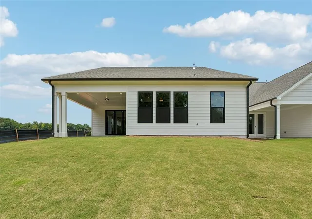 Photo 4 of Sale Pending at 171 High Point Dr, Hoschton, GA 30548 | MLS# 7707201 | Listing updated on 2026-09-23