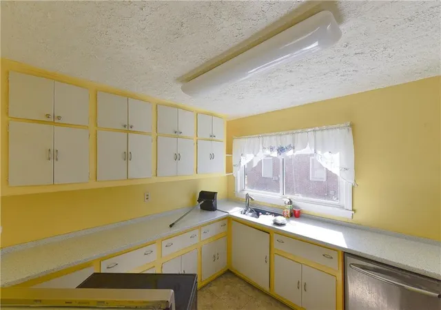 4th image of 3049 Cloverhurst Dr, Atlanta, GA 30344 | MLS# 7798457