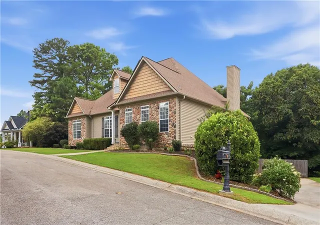 3rd image of 318 Crst Pointe S, Bremen, GA 30110 | MLS# 7802371