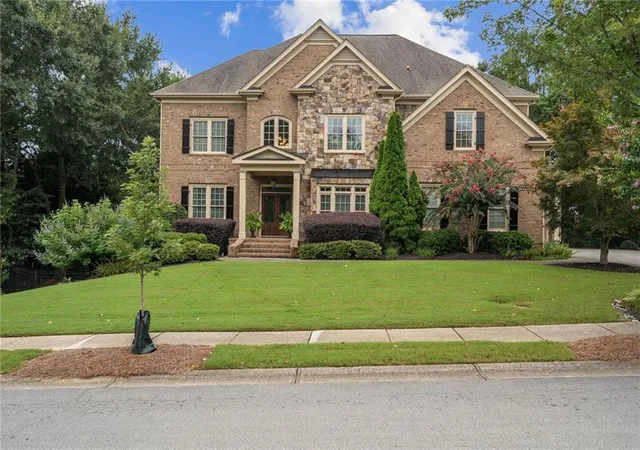 Photo 4 of Single family home for sale at 2327 Crimson King Dr, Braselton, GA 30517 | MLS# 7820697 | Listing updated on 2026-09-27