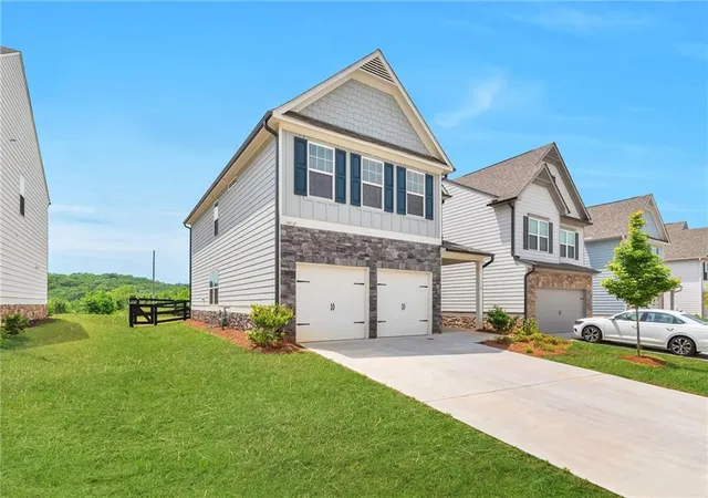 Homes for sale in Dawsonville, GA | 118 Briarwood Dr E, Dawsonville, GA 30534 | MLS# 7762137