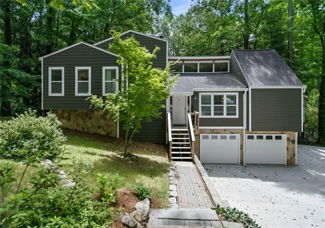 Photo 4 of Sale Pending at 1750 Cedar Ridge Ct SE, Smyrna, GA 30080 | MLS# 7812507 | Listing updated on 2026-09-09