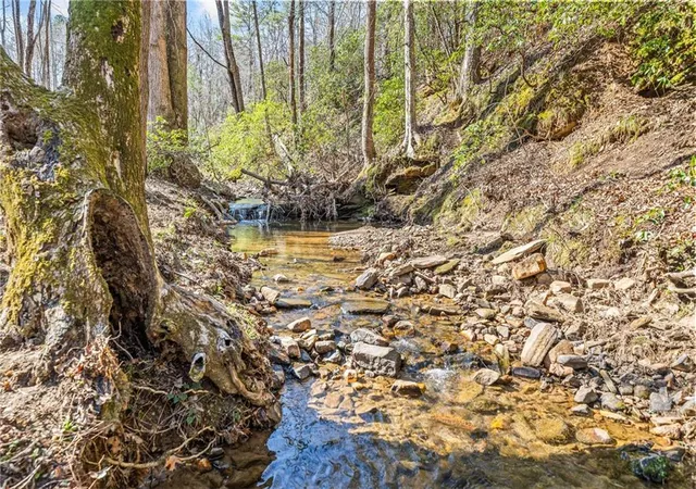 3rd image of 246 Woodward Wy, Talking Rock, GA 30175 | MLS# 7821435