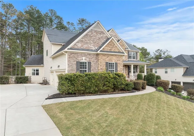 Photo 2 of Single family home for sale at 6570 Canyon Cvs, Cumming, GA 30028 | MLS# 7792407 | Listing updated on 2026-08-26