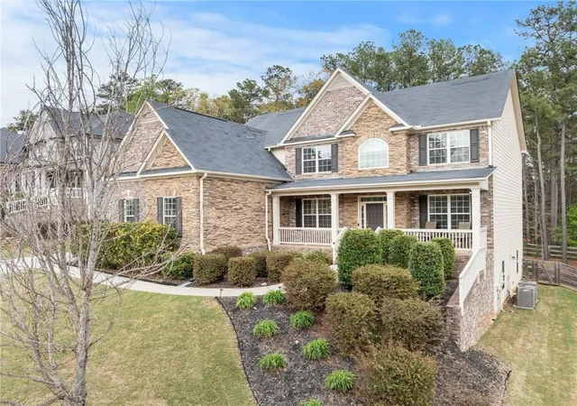 Photo 3 of Single family home for sale at 6570 Canyon Cvs, Cumming, GA 30028 | MLS# 7792407 | Listing updated on 2026-08-26