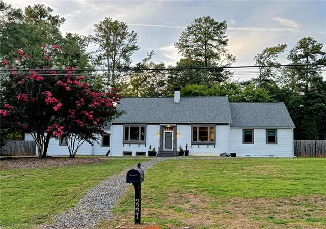 Photo 1 of Single family home for sale at 2221 Highview Rd, Atlanta, GA 30311 | MLS# 7749710 | Listing updated on 2026-08-26