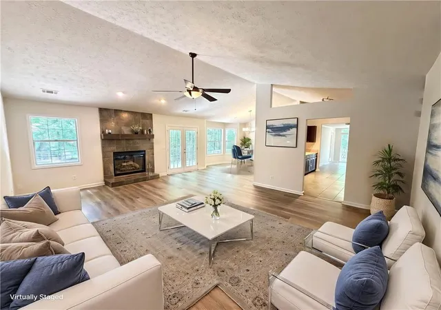 Photo 3 of Sale Pending at 1121 Canvas Back Dr, Woodstock, GA 30189 | MLS# 7772176 | Listing updated on 2026-10-07