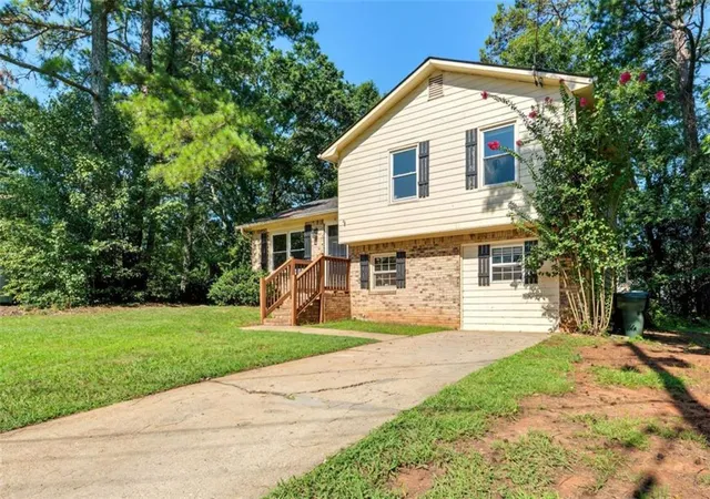 Photo 2 of Sale Pending at 576 Dove Tail Ct, Conyers, GA 30013 | MLS# 7823014 | Listing updated on 2026-08-26