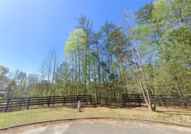 2nd image of 121 Aaronwood Ct, Alpharetta, GA 30004 | MLS# 7639768