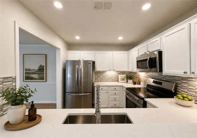 Photo 3 of Condo for sale at 211 Abingdon Way, Sandy Springs, GA 30328 | MLS# 7808337 | Listing updated on 2026-09-09