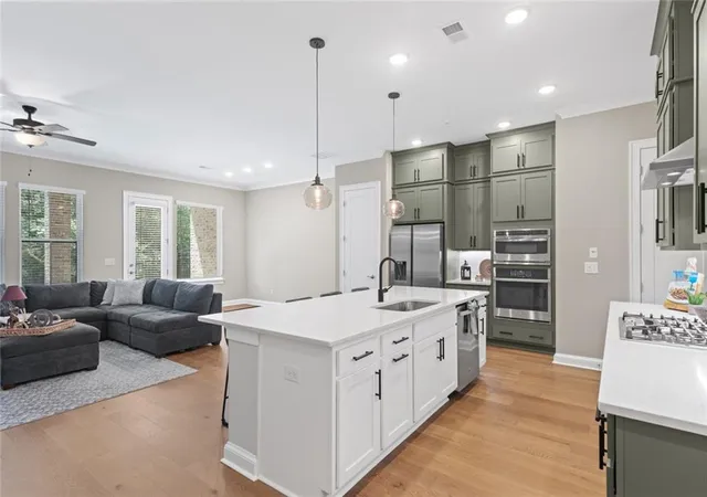 3rd image of 300 Walker Ave, Roswell, GA 30076 | MLS# 7824765