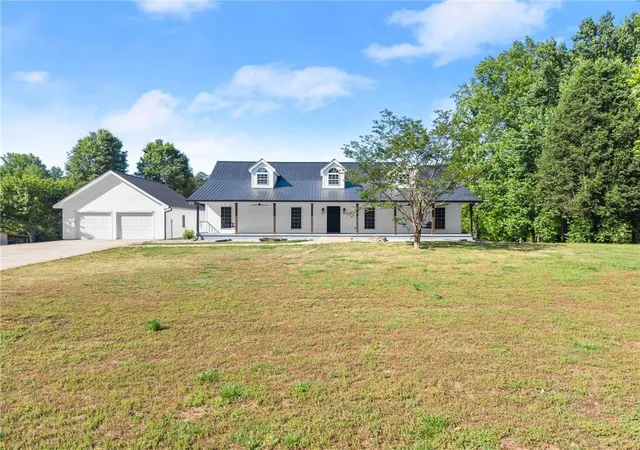 Homes for sale in Clermont, GA | 6147 Dahlonega Hwy, Clermont, GA 30527 | MLS# 7766885