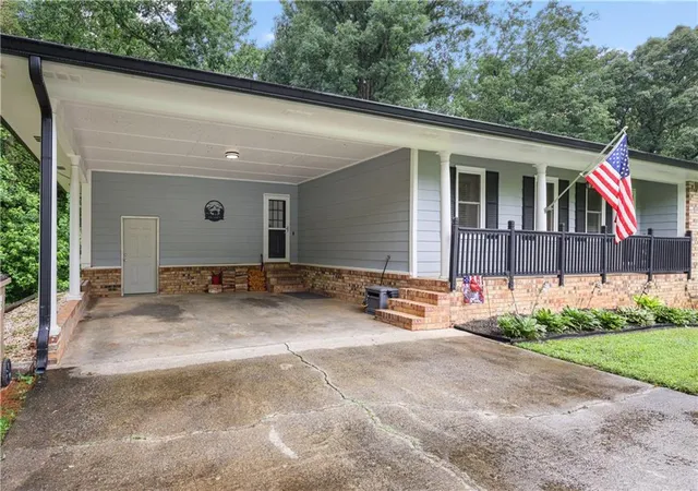 2nd image of 5041 Fitts Dr Ne, Roswell, GA 30075 | MLS# 7789185